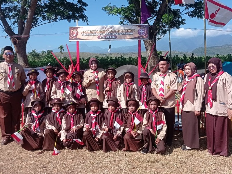 MENGIKUTI PERKEMAHAN PORSEKA KECAMATAN JATIBATENG
