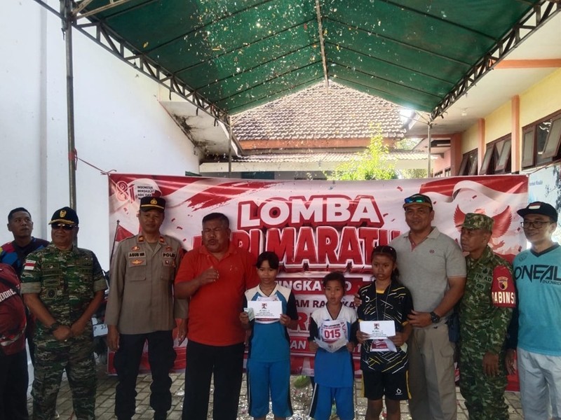 MENGIKUTI KEGIATAN LARI MARATON TINGKAT KECAMATAN JATIBANTENG